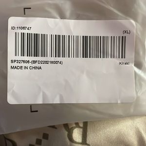 Brand:Blushmark Color:3 Size: XL it is kinda tight, big bust do not consider